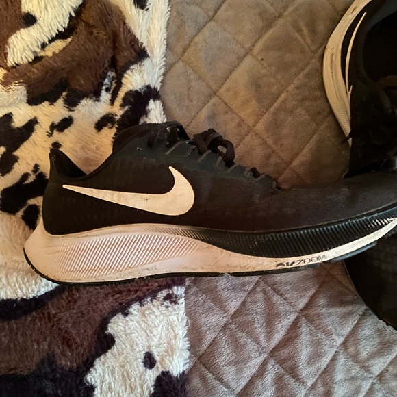 Nike sneakers women’s US size 10 - Picture 3 of 3